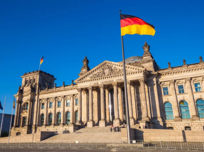 Crypto Fever Reaches German Banking Giants—Retail Trading Coming By 2026