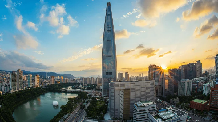 While Bitcoin Tops $122K, South Korea’s Price Gap Widens Again