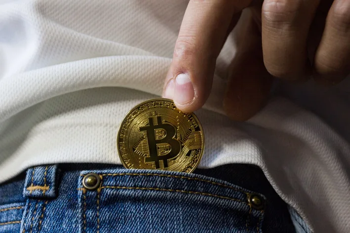Bitcoin Flashes Caution As RSI Repeats Post-Halving Behavior – Here’s Why
