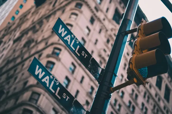 Wall Street Goes Bitcoin Shopping: $810M Added To Corporate Reserves