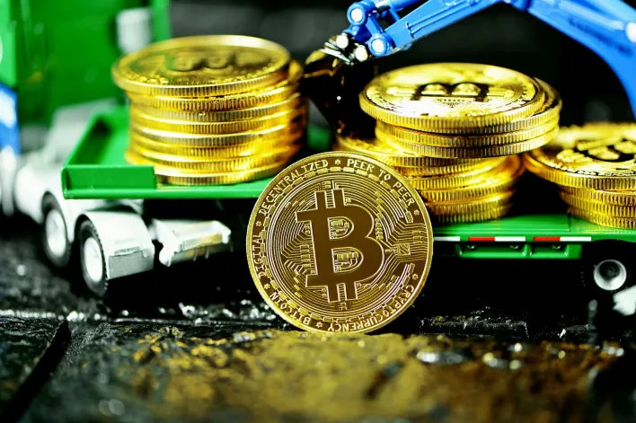 Bitcoin Overtakes Amazon’s $2.3 Trillion Market Cap – What’s Propelling Its Massive Run?