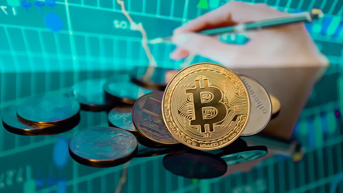Bitcoin Prices Surge Past $117,000 with Massive Liquidations