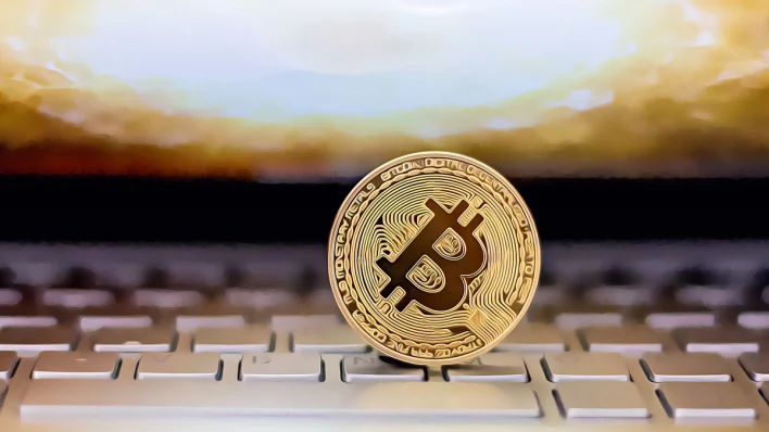 Peter Brandt Draws Bitcoin’s Future with a Banana Curve