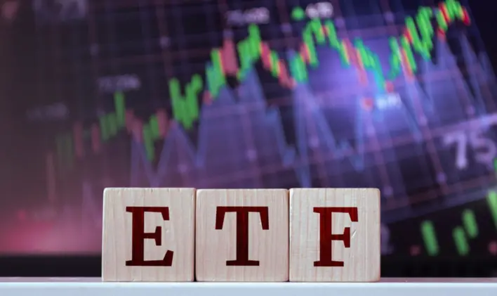 SEC Approves Then Stays Bitwise Crypto ETF Conversion