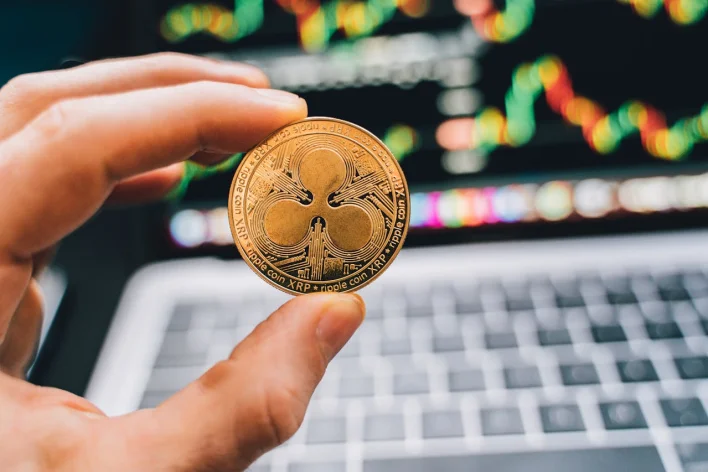 Top Analysts Eye XRP Breakout to $6 as Momentum Builds