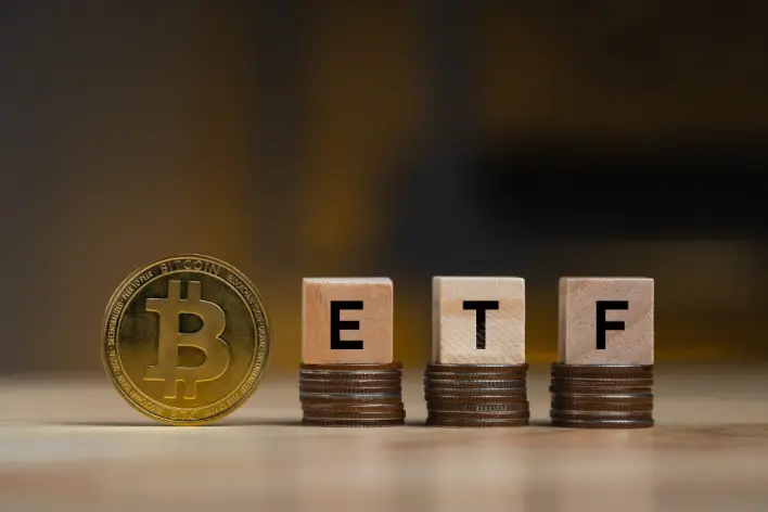 Institutional demand and possible rate cut keep Bitcoin above $118k; check forecast