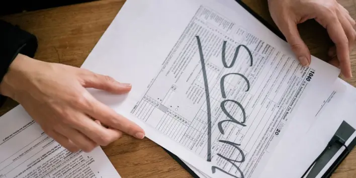 Alleged Crypto Romance Scam Victim Sues Two More Banks Over $17M Transfers