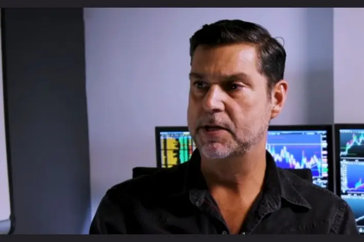 Raoul Pal Says He’s Been Long XRP for Years. Here’s When and Price