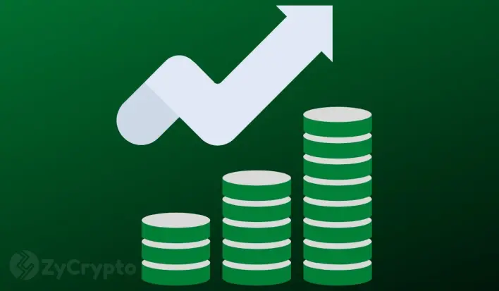 “Altcoin Season Hasn’t Started Yet” Analyst Reveals Despite August Rally Hopes